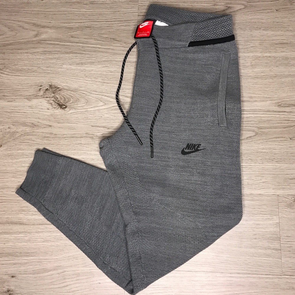 Men's Nike Sportswear Tech Knit Jogger